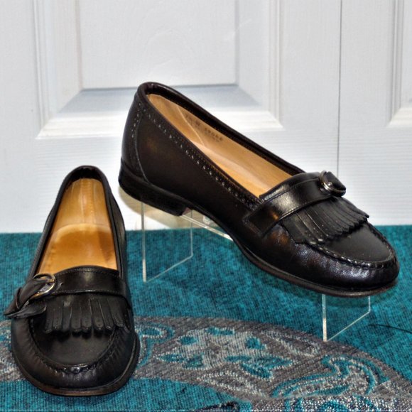 ladies black leather loafers size 7